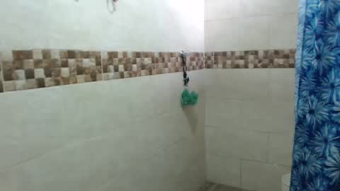 Lauren online show from February 26, 2025, 7:05 pm