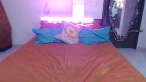 Lauren online show from October 17, 2025, 9:50 pm