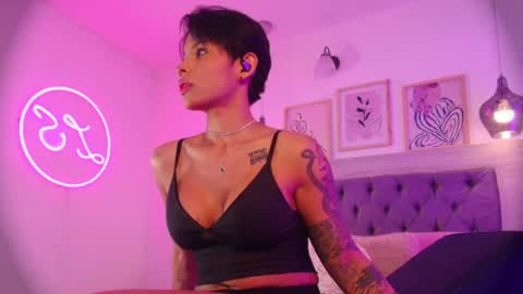 Snapshot of laurensaenz chatting on June 12, 2026, 12:04 pm Lauren Saenz online show from June 12, 2026, 12:04 pm