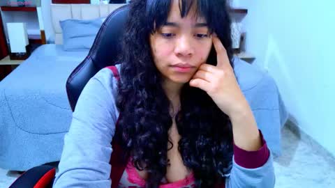 laurent online show from November 13, 2025, 3:27 am