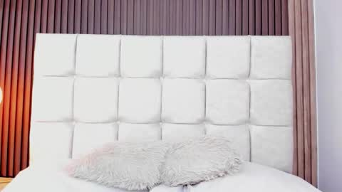 Laurent  online show from March 10, 2026, 11:15 am