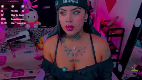 Snapshot of lauri_ink chatting on June 11, 2026, 2:11 am lauri online show from June 11, 2026, 2:11 am