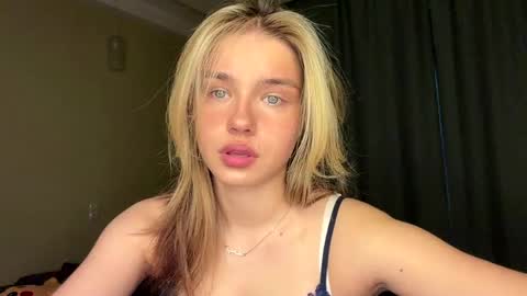 Bella online show from April 28, 2026, 9:25 am