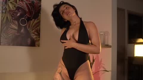 Snapshot of laurita_4 chatting on May 21, 2026, 1:40 pm laurita_4 online show from May 21, 2026, 1:40 pm