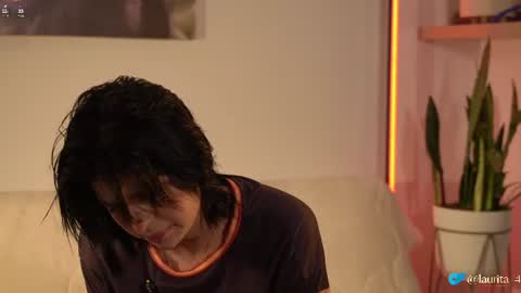 Snapshot of laurita_4 chatting on June 10, 2026, 10:58 am laurita_4 online show from June 10, 2026, 10:58 am