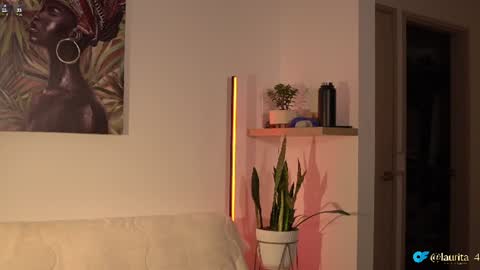 Snapshot of laurita_4 chatting on June 11, 2026, 1:20 pm laurita_4 online show from June 11, 2026, 1:20 pm