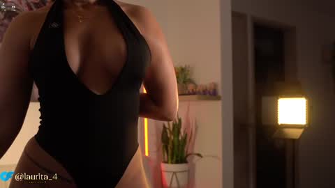 Snapshot of laurita_4 chatting on July 29, 2026, 1:31 pm laurita_4 online show from July 29, 2026, 1:31 pm