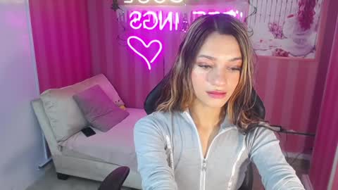 Snapshot of laurita_b chatting on December 28, 2024, 8:04 pm Laurita online show from December 28, 2024, 8:04 pm