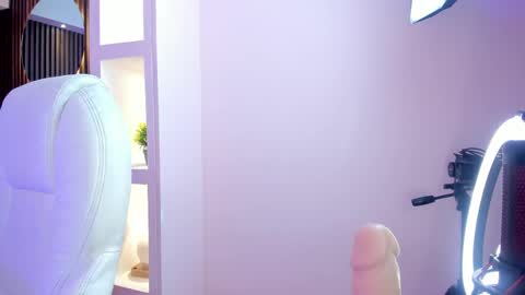 Snapshot of lauroberts chatting on March 12, 2025, 7:13 am Lau Roberts online show from March 12, 2025, 7:13 am