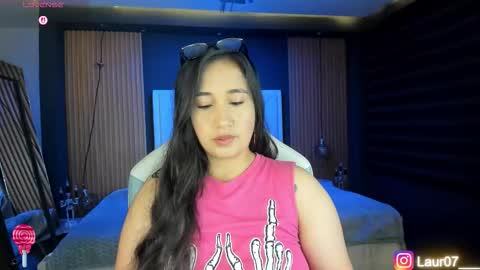 Snapshot of lauroberts chatting on October 16, 2025, 3:40 am Lau Roberts online show from October 16, 2025, 3:40 am