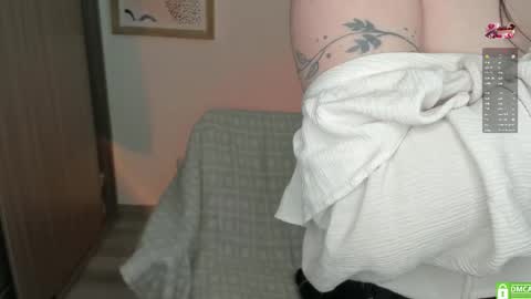 Lauryn online show from October 11, 2025, 9:02 pm