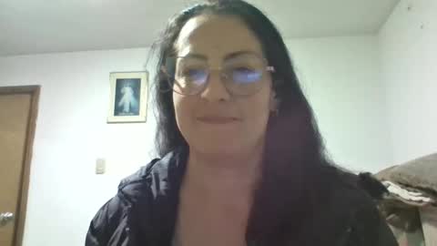 Laury  online show from April 28, 2026, 3:22 am