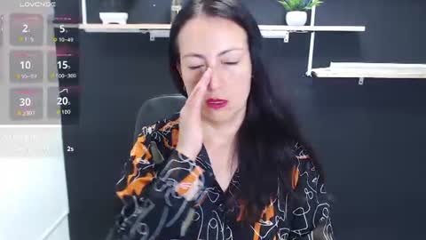 Snapshot of lauryn_jones chatting on June 13, 2026, 4:49 pm Laury online show from June 13, 2026, 4:49 pm