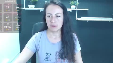 Snapshot of lauryn_jones chatting on June 25, 2026, 7:18 pm Laury online show from June 25, 2026, 7:18 pm