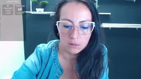 Snapshot of lauryn_jones chatting on June 26, 2026, 7:29 pm Laury online show from June 26, 2026, 7:29 pm