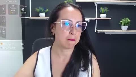 Snapshot of lauryn_jones chatting on July 9, 2026, 6:01 pm Laury online show from July 9, 2026, 6:01 pm