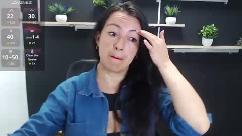 Snapshot of lauryn_jones chatting on July 27, 2026, 6:26 pm Laury online show from July 27, 2026, 6:26 pm