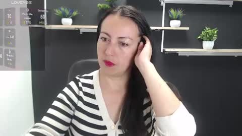Snapshot of lauryn_jones chatting on July 31, 2026, 7:57 pm Laury online show from July 31, 2026, 7:57 pm