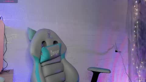 Snapshot of lauryn_muller_ chatting on July 6, 2026, 6:10 am Lau online show from July 6, 2026, 6:10 am