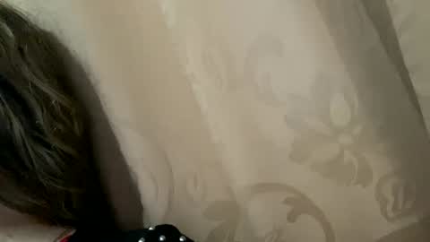 Snapshot of lauu_g chatting on December 22, 2024, 1:23 am Lauu G online show from December 22, 2024, 1:23 am