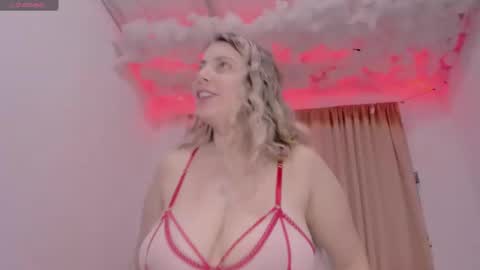 Snapshot of lauu_g chatting on January 12, 2025, 6:49 am Lauu G online show from January 12, 2025, 6:49 am