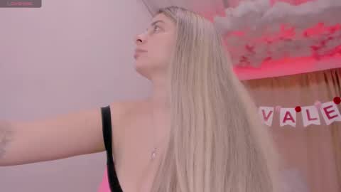 Snapshot of lauu_g chatting on February 15, 2025, 6:12 am Lauu G online show from February 15, 2025, 6:12 am