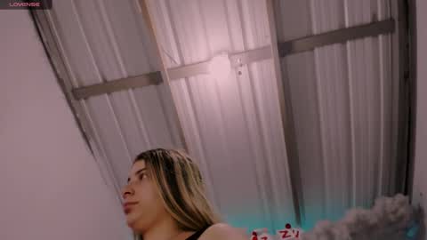 Snapshot of lauu_g chatting on February 22, 2025, 3:45 am Lauu G online show from February 22, 2025, 3:45 am