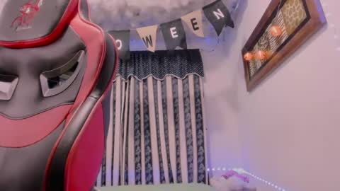 Snapshot of lauu_g chatting on October 11, 2025, 10:14 am Lauu G online show from October 11, 2025, 10:14 am