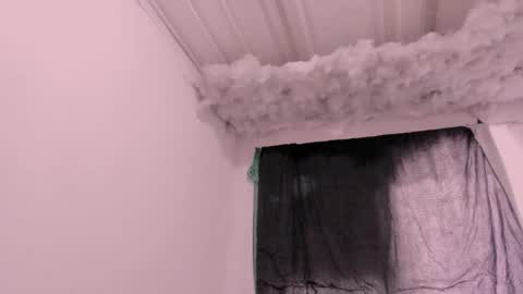 Snapshot of lauu_g chatting on November 1, 2025, 11:34 am Lauu G online show from November 1, 2025, 11:34 am