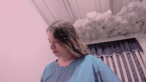 Snapshot of lauu_g chatting on November 29, 2025, 10:40 am Lauu G online show from November 29, 2025, 10:40 am