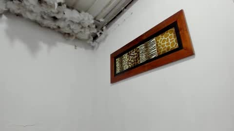 Snapshot of lauu_g chatting on December 23, 2025, 10:46 am Lauu G online show from December 23, 2025, 10:46 am