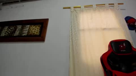 Snapshot of lauu_g chatting on March 6, 2026, 1:18 pm Lauu G online show from March 6, 2026, 1:18 pm