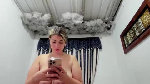 Snapshot of lauu_g chatting on March 27, 2026, 1:00 pm Lauu G online show from March 27, 2026, 1:00 pm