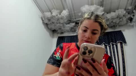 Snapshot of lauu_g chatting on April 7, 2026, 11:54 am Lauu G online show from April 7, 2026, 11:54 am