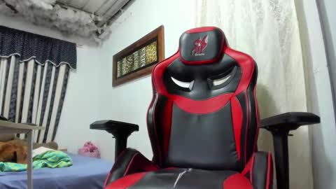 Snapshot of lauu_g chatting on May 14, 2026, 10:44 am Lauu G online show from May 14, 2026, 10:44 am