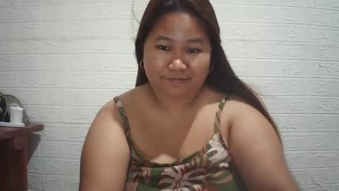 lavalyn214 online show from May 11, 2026, 4:48 pm