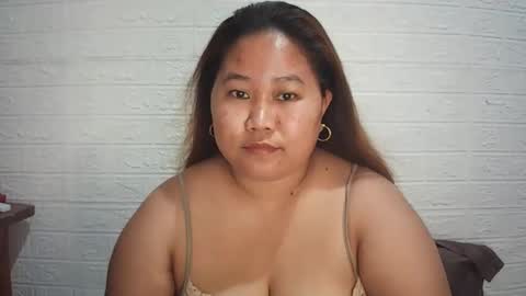 lavalyn214 online show from May 15, 2026, 2:35 pm