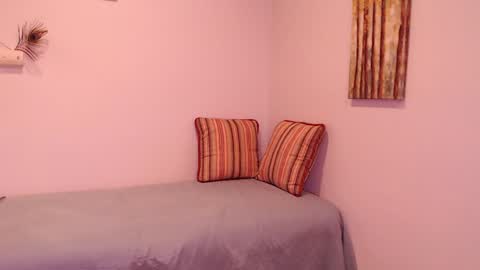 lavenderguy online show from January 15, 2025, 7:48 am