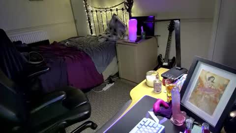 Lavenderrzz online show from January 13, 2026, 3:06 pm