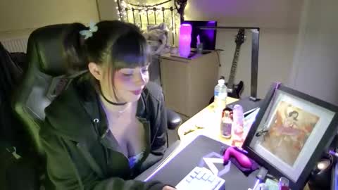 Lavenderrzz online show from January 16, 2026, 3:27 pm