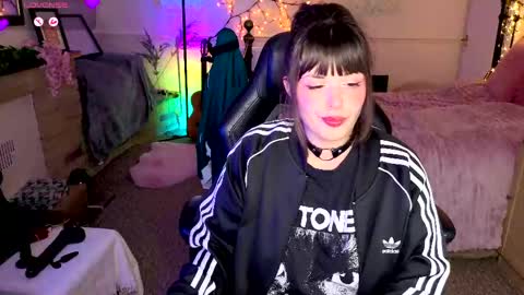 Lavenderrzz online show from April 26, 2026, 6:49 pm