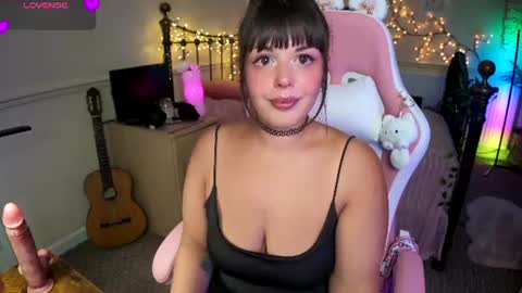 Snapshot of lavenderrzz19 chatting on August 1, 2026, 8:30 pm Lavenderrzz online show from August 1, 2026, 8:30 pm