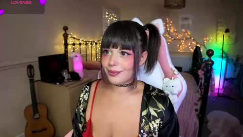 Snapshot of lavenderrzz19 chatting on August 2, 2026, 2:15 pm Lavenderrzz online show from August 2, 2026, 2:15 pm