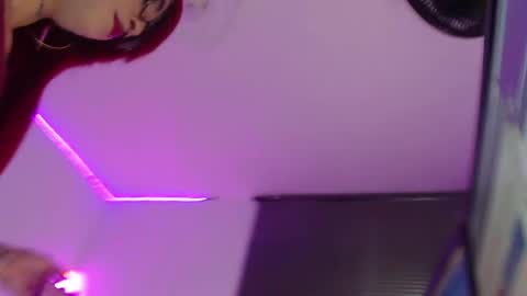 Snapshot of laveneno_ortiz07 chatting on December 2, 2024, 11:29 pm Cristina online show from December 2, 2024, 11:29 pm