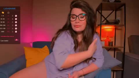 Snapshot of laverna_black chatting on February 14, 2025, 3:00 am Laverna online show from February 14, 2025, 3:00 am