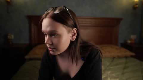 Sara online show from March 18, 2026, 2:37 am