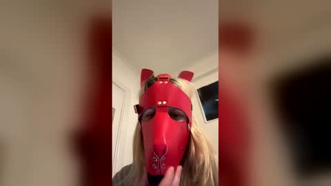 Snapshot of lavinia37 chatting on December 16, 2025, 12:15 am lavinia37 online show from December 16, 2025, 12:15 am