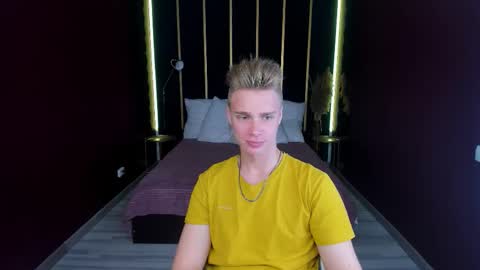 Snapshot of lawrence_miles chatting on September 26, 2025, 10:52 am Lawrence online show from September 26, 2025, 10:52 am