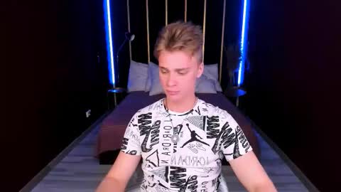 Snapshot of lawrence_miles chatting on October 6, 2025, 10:23 am Lawrence online show from October 6, 2025, 10:23 am