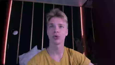 Snapshot of lawrence_miles chatting on October 10, 2025, 10:36 am Lawrence online show from October 10, 2025, 10:36 am